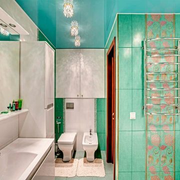Цветной потолок в ванну площадью до 8 кв.м. за 8000* рублей